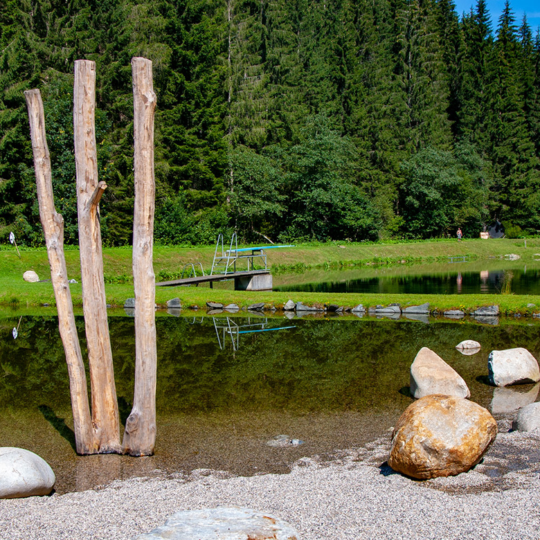 Naturbad Sirnitz — natural stones and water area